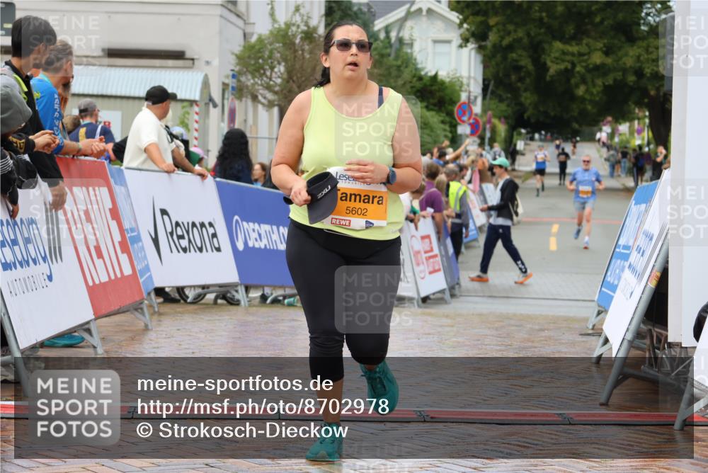 31.08.2025 - 21. Blankeneser Heldenlauf Strokosch-Dieckow http://msf.ph/oto/8702978 31.08.2025 13:15:17 Ziel 5602, 5711 meine-sportfotos.de
