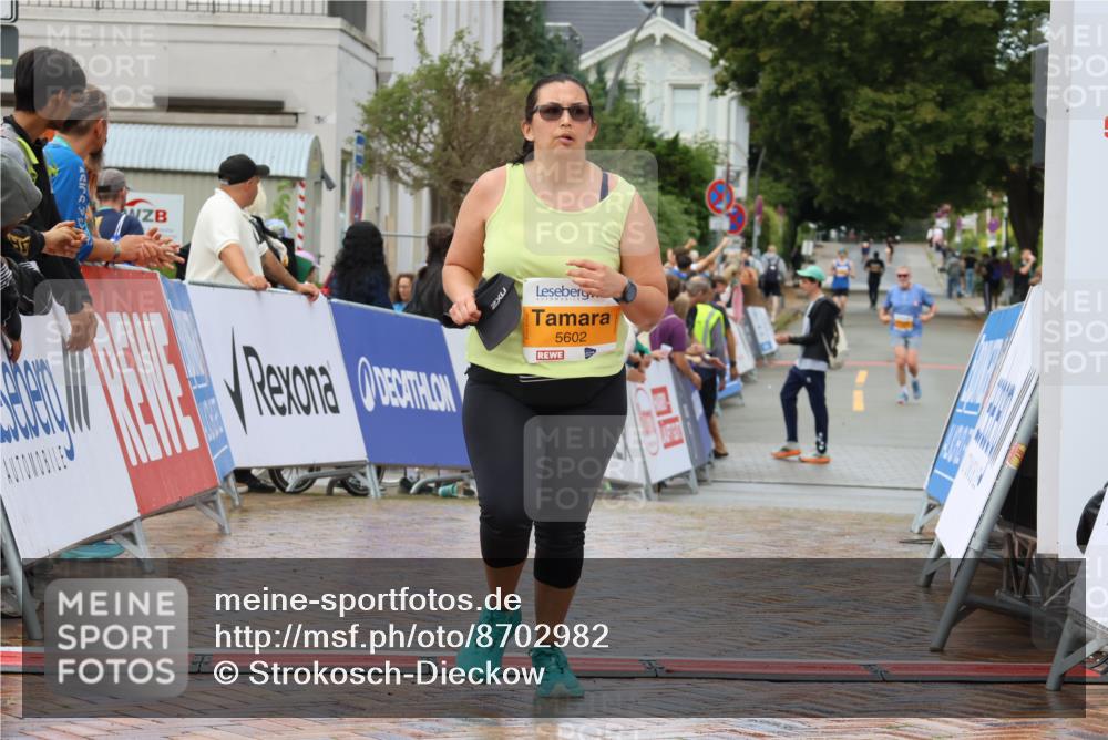 31.08.2025 - 21. Blankeneser Heldenlauf Strokosch-Dieckow http://msf.ph/oto/8702982 31.08.2025 13:15:17 Ziel 5602, 5711 meine-sportfotos.de