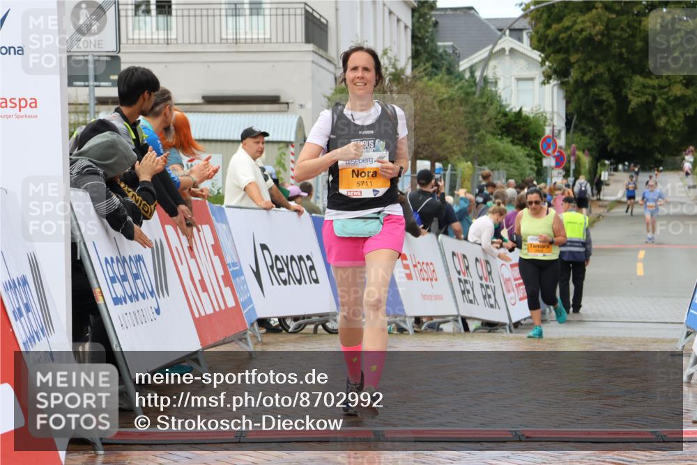 31.08.2025 - 21. Blankeneser Heldenlauf Strokosch-Dieckow http://msf.ph/oto/8702992 31.08.2025 13:15:12 Ziel 5711 meine-sportfotos.de