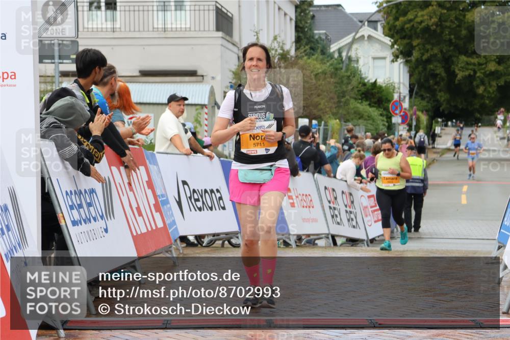 31.08.2025 - 21. Blankeneser Heldenlauf Strokosch-Dieckow http://msf.ph/oto/8702993 31.08.2025 13:15:12 Ziel 5711 meine-sportfotos.de