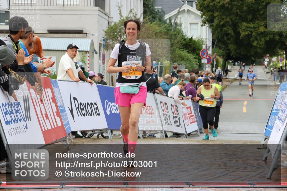 31.08.2025 - 21. Blankeneser Heldenlauf Strokosch-Dieckow http://msf.ph/oto/8703001 31.08.2025 13:15:11 Ziel 5711 meine-sportfotos.de