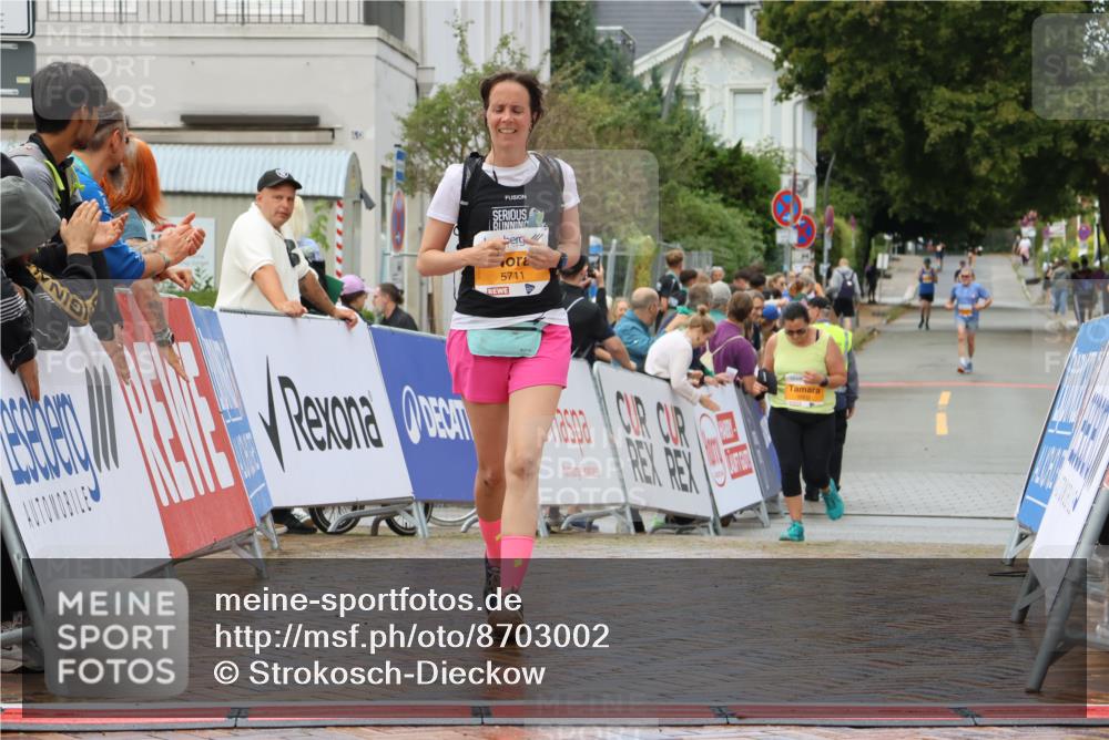 31.08.2025 - 21. Blankeneser Heldenlauf Strokosch-Dieckow http://msf.ph/oto/8703002 31.08.2025 13:15:11 Ziel 5711 meine-sportfotos.de