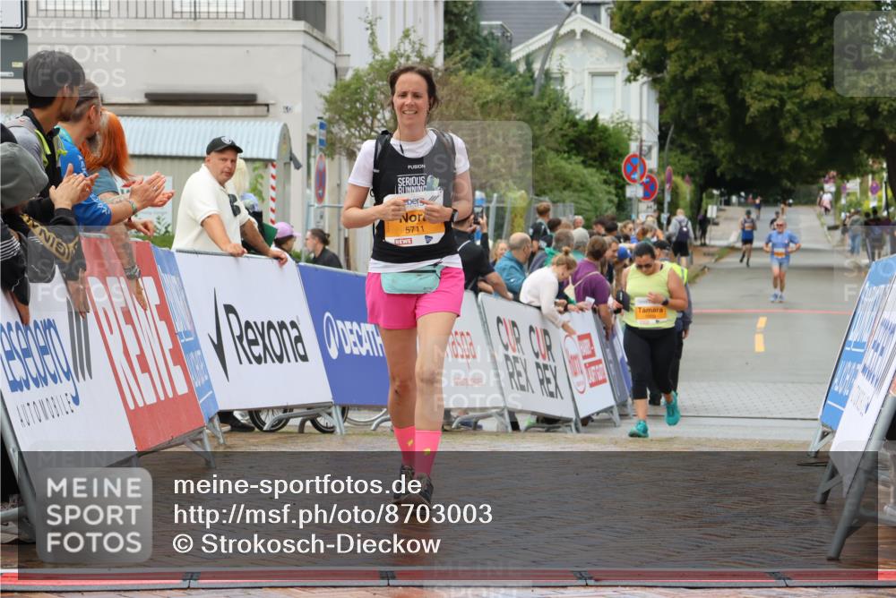 31.08.2025 - 21. Blankeneser Heldenlauf Strokosch-Dieckow http://msf.ph/oto/8703003 31.08.2025 13:15:11 Ziel 5711 meine-sportfotos.de