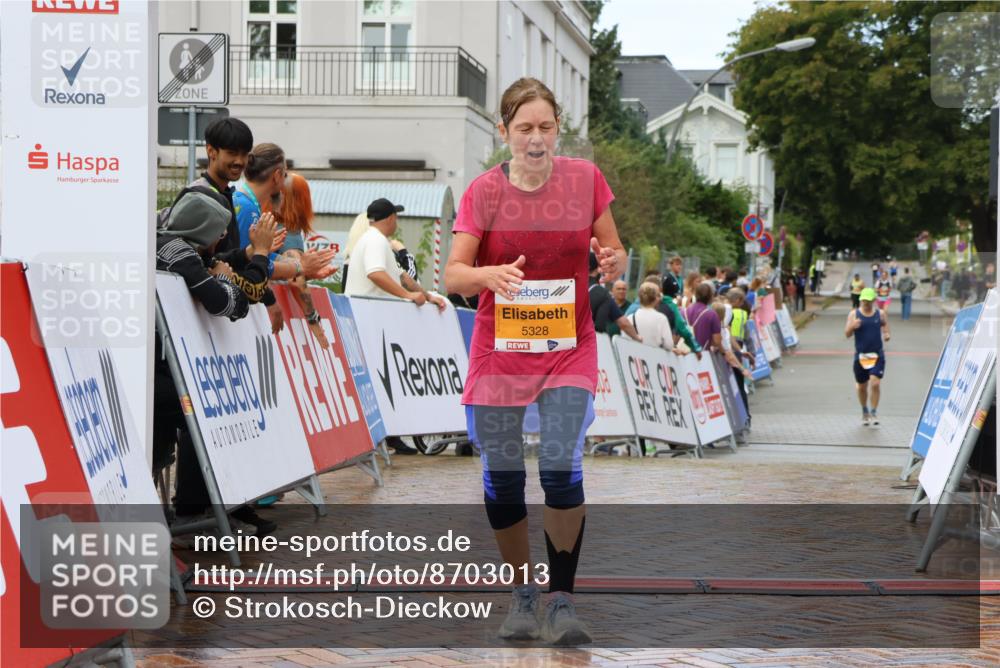 31.08.2025 - 21. Blankeneser Heldenlauf Strokosch-Dieckow http://msf.ph/oto/8703013 31.08.2025 13:14:45 Ziel 5328 meine-sportfotos.de