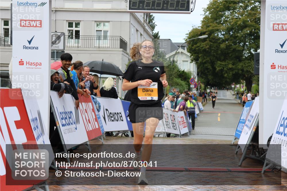 31.08.2025 - 21. Blankeneser Heldenlauf Strokosch-Dieckow http://msf.ph/oto/8703041 31.08.2025 13:13:14 Ziel 5700 meine-sportfotos.de