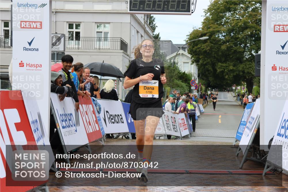 31.08.2025 - 21. Blankeneser Heldenlauf Strokosch-Dieckow http://msf.ph/oto/8703042 31.08.2025 13:13:14 Ziel 5700 meine-sportfotos.de