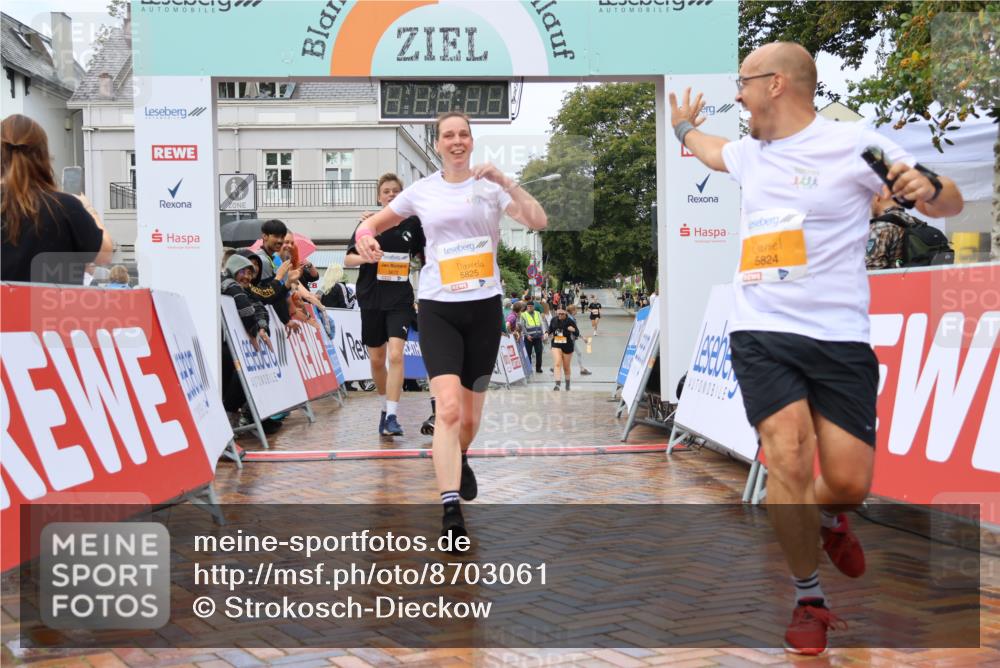 31.08.2025 - 21. Blankeneser Heldenlauf Strokosch-Dieckow http://msf.ph/oto/8703061 31.08.2025 13:12:59 Ziel 5673, 5672, 5824, 5825 meine-sportfotos.de