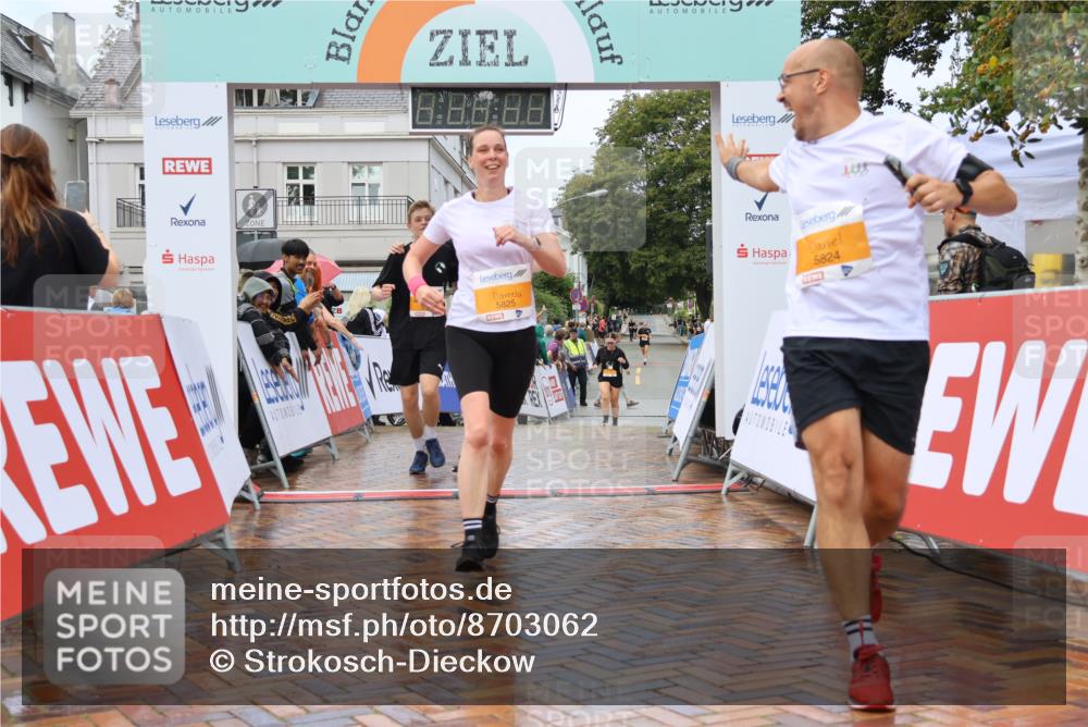31.08.2025 - 21. Blankeneser Heldenlauf Strokosch-Dieckow http://msf.ph/oto/8703062 31.08.2025 13:12:59 Ziel 5673, 5672, 5824, 5825 meine-sportfotos.de