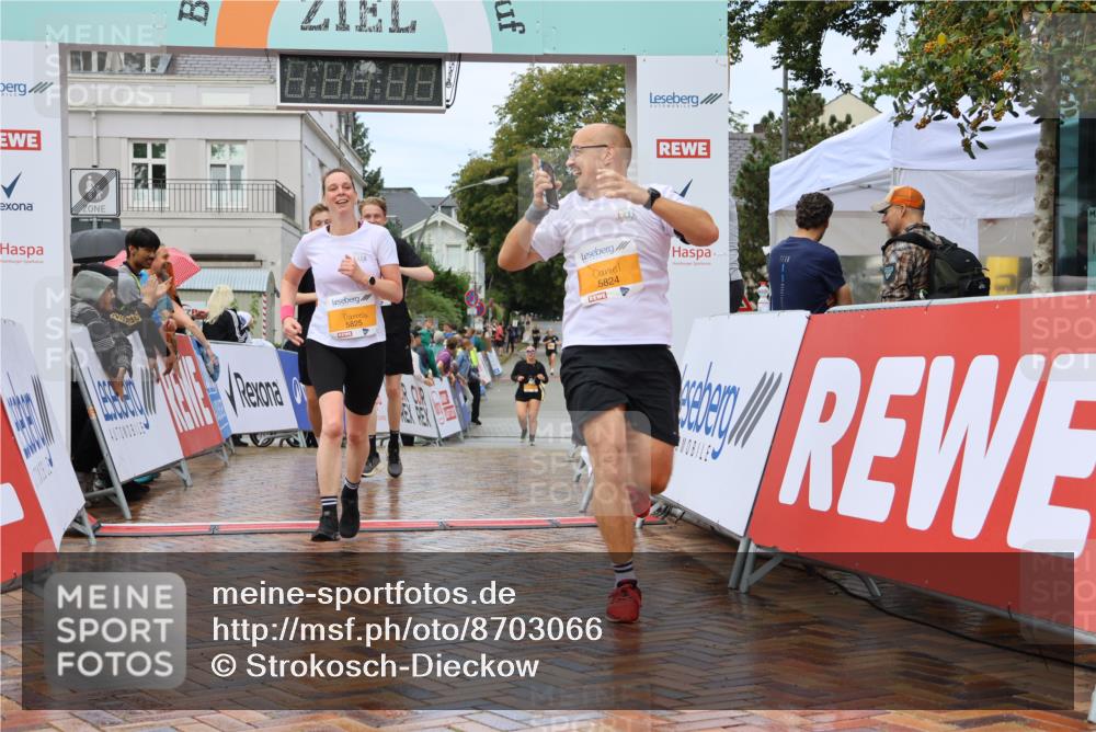 31.08.2025 - 21. Blankeneser Heldenlauf Strokosch-Dieckow http://msf.ph/oto/8703066 31.08.2025 13:12:58 Ziel 5673, 5672, 5824, 5825 meine-sportfotos.de