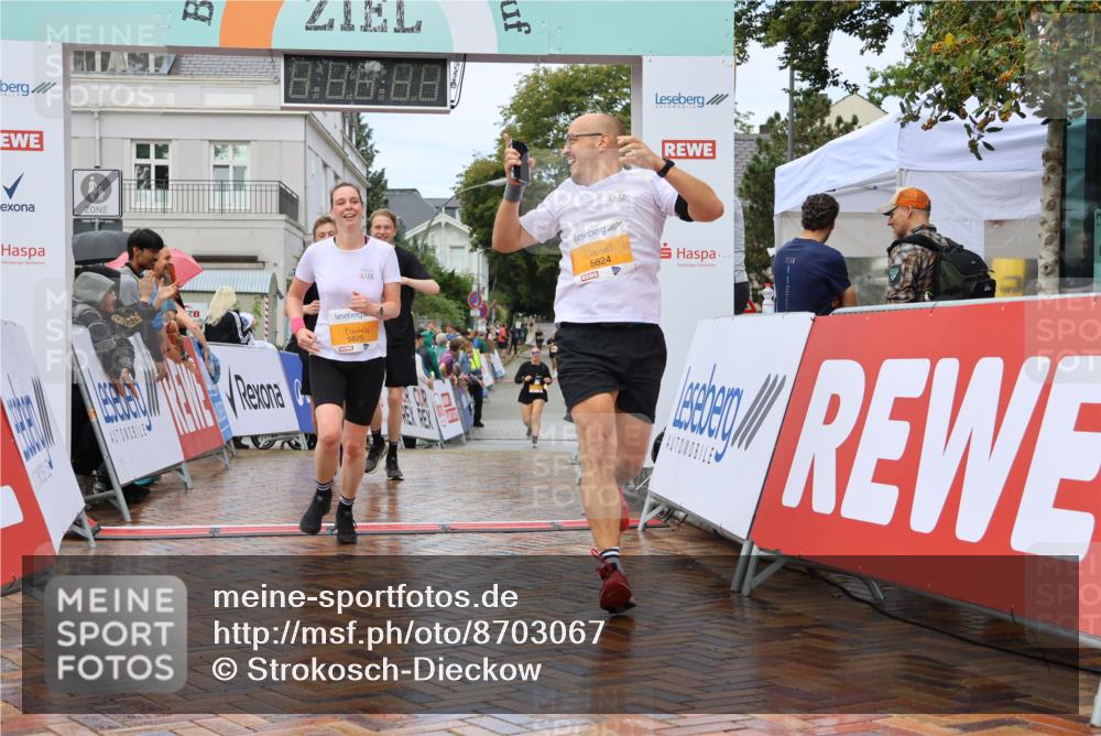31.08.2025 - 21. Blankeneser Heldenlauf Strokosch-Dieckow http://msf.ph/oto/8703067 31.08.2025 13:12:58 Ziel 5673, 5672, 5824, 5825 meine-sportfotos.de