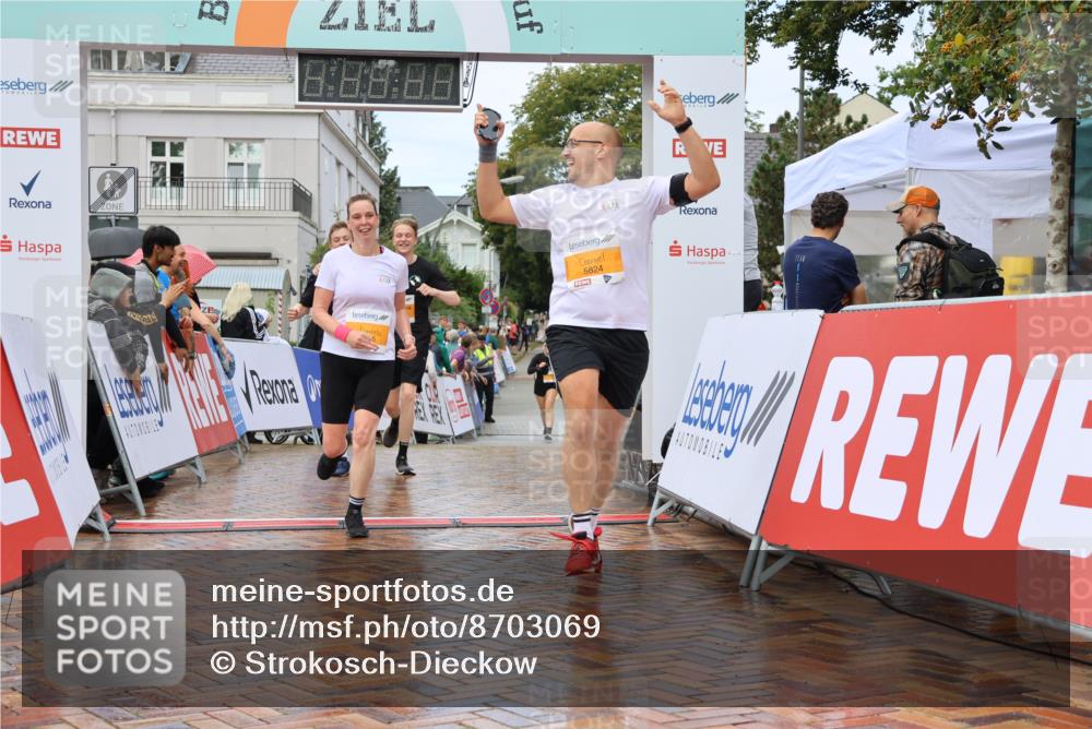 31.08.2025 - 21. Blankeneser Heldenlauf Strokosch-Dieckow http://msf.ph/oto/8703069 31.08.2025 13:12:58 Ziel 5673, 5672, 5824, 5825 meine-sportfotos.de