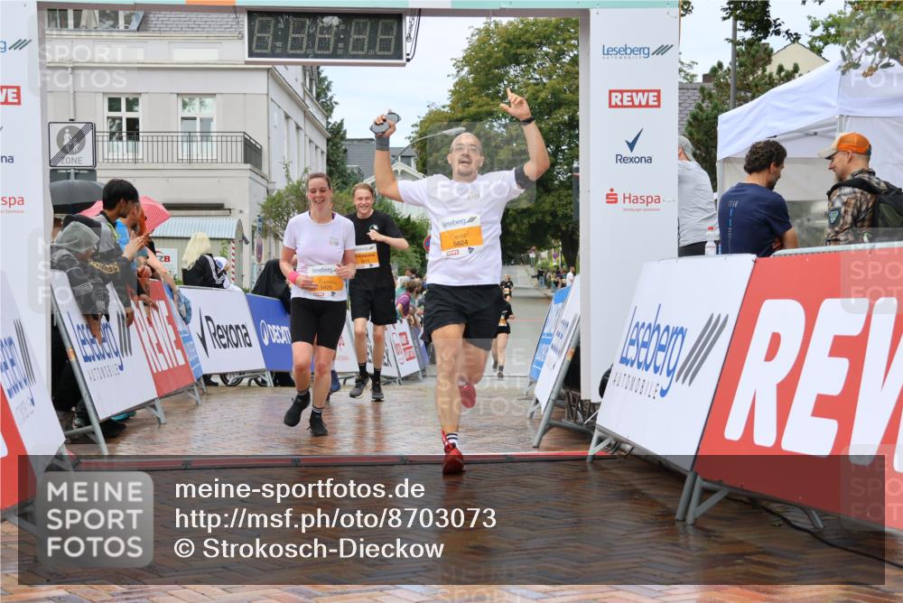 31.08.2025 - 21. Blankeneser Heldenlauf Strokosch-Dieckow http://msf.ph/oto/8703073 31.08.2025 13:12:58 Ziel 5673, 5672, 5824, 5825 meine-sportfotos.de