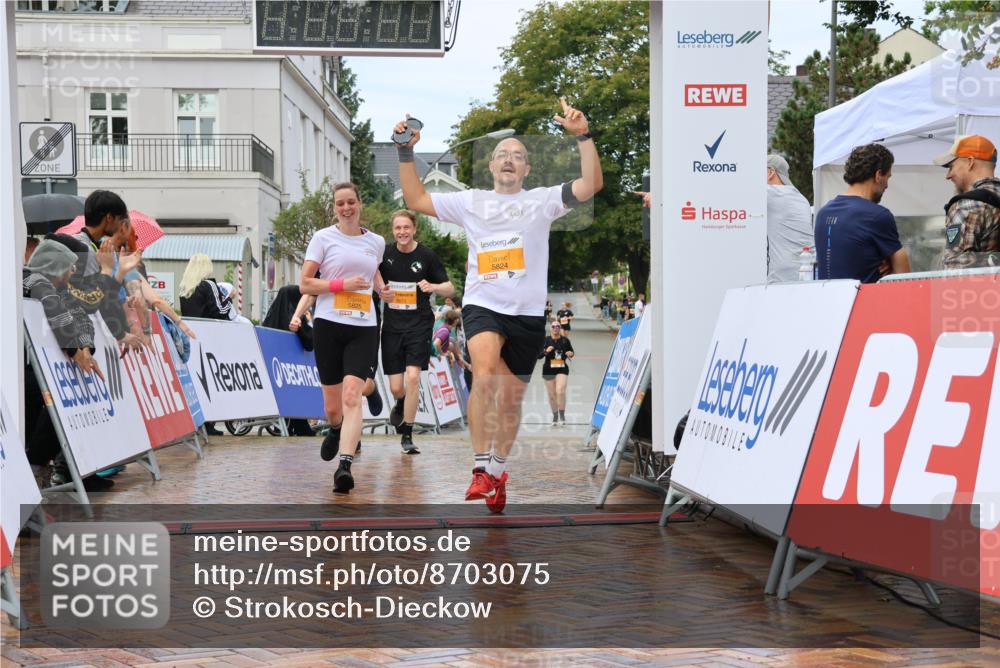 31.08.2025 - 21. Blankeneser Heldenlauf Strokosch-Dieckow http://msf.ph/oto/8703075 31.08.2025 13:12:57 Ziel 5673, 5672, 5824, 5825 meine-sportfotos.de