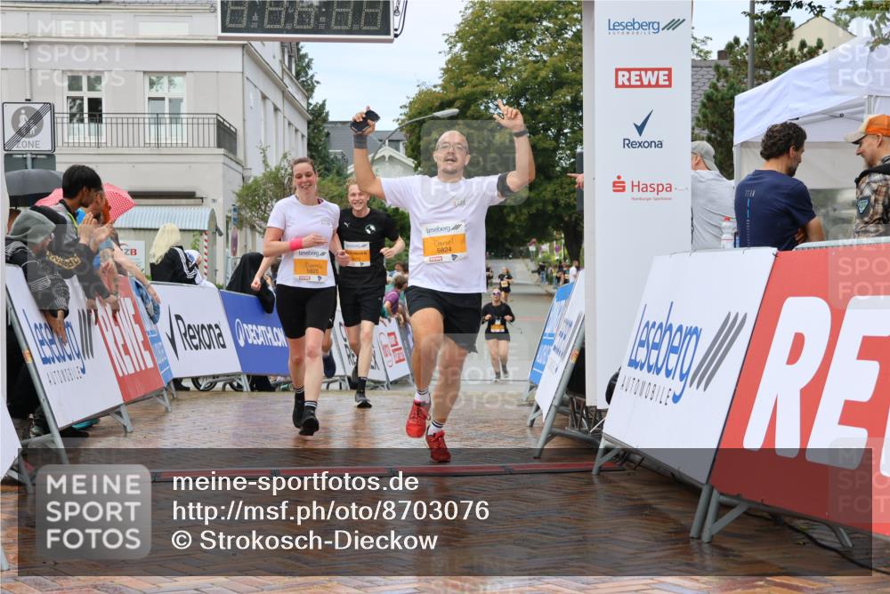 31.08.2025 - 21. Blankeneser Heldenlauf Strokosch-Dieckow http://msf.ph/oto/8703076 31.08.2025 13:12:57 Ziel 5673, 5672, 5824, 5825 meine-sportfotos.de