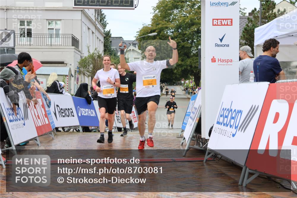 31.08.2025 - 21. Blankeneser Heldenlauf Strokosch-Dieckow http://msf.ph/oto/8703081 31.08.2025 13:12:57 Ziel 5673, 5672, 5824, 5825 meine-sportfotos.de