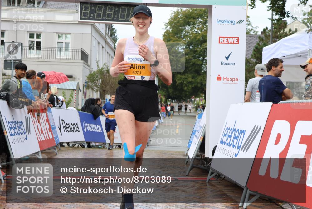 31.08.2025 - 21. Blankeneser Heldenlauf Strokosch-Dieckow http://msf.ph/oto/8703089 31.08.2025 13:12:18 Ziel 5221 meine-sportfotos.de
