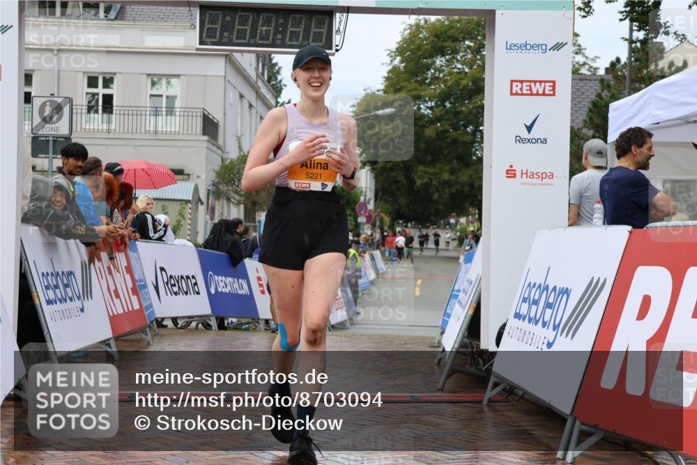 31.08.2025 - 21. Blankeneser Heldenlauf Strokosch-Dieckow http://msf.ph/oto/8703094 31.08.2025 13:12:18 Ziel 5221 meine-sportfotos.de