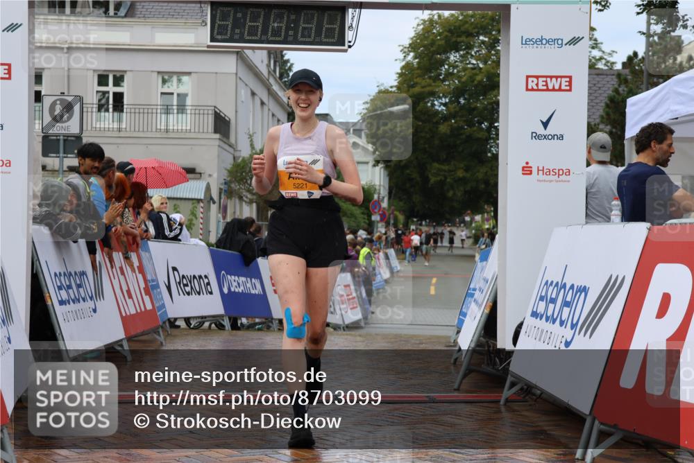 31.08.2025 - 21. Blankeneser Heldenlauf Strokosch-Dieckow http://msf.ph/oto/8703099 31.08.2025 13:12:18 Ziel 5221 meine-sportfotos.de