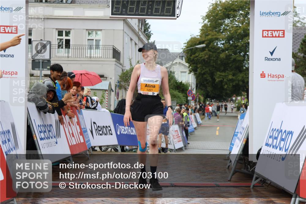 31.08.2025 - 21. Blankeneser Heldenlauf Strokosch-Dieckow http://msf.ph/oto/8703100 31.08.2025 13:12:17 Ziel 5221 meine-sportfotos.de