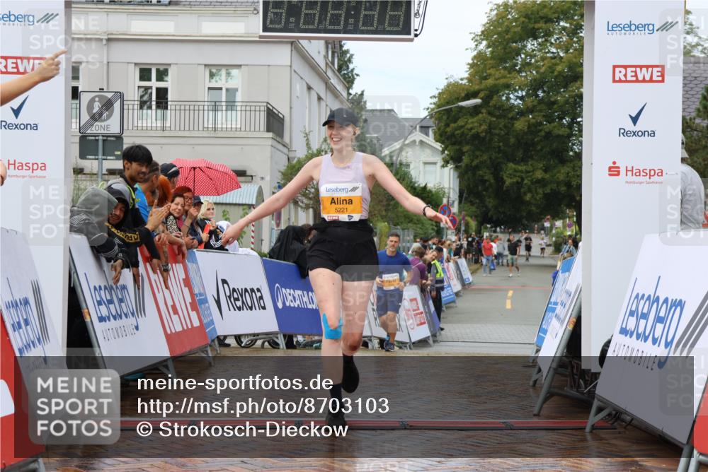 31.08.2025 - 21. Blankeneser Heldenlauf Strokosch-Dieckow http://msf.ph/oto/8703103 31.08.2025 13:12:17 Ziel 5221 meine-sportfotos.de