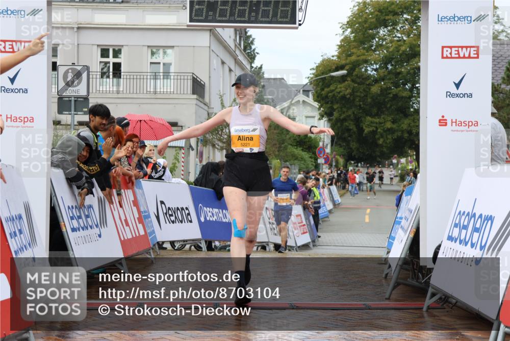 31.08.2025 - 21. Blankeneser Heldenlauf Strokosch-Dieckow http://msf.ph/oto/8703104 31.08.2025 13:12:17 Ziel 5221 meine-sportfotos.de