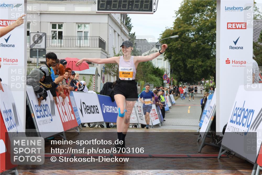 31.08.2025 - 21. Blankeneser Heldenlauf Strokosch-Dieckow http://msf.ph/oto/8703106 31.08.2025 13:12:17 Ziel 5221 meine-sportfotos.de