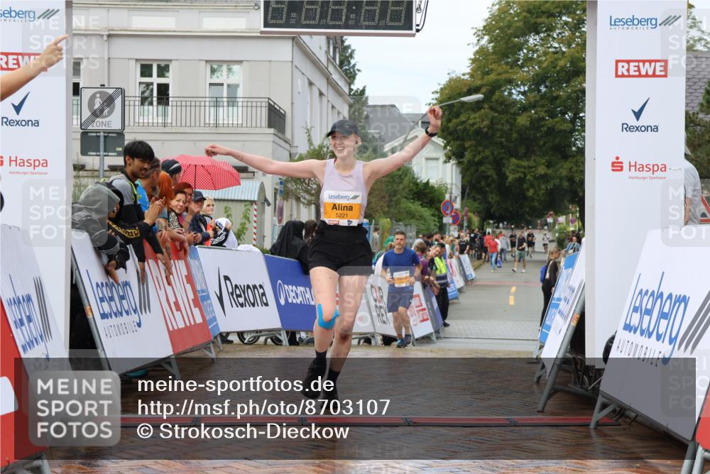 31.08.2025 - 21. Blankeneser Heldenlauf Strokosch-Dieckow http://msf.ph/oto/8703107 31.08.2025 13:12:17 Ziel 5221 meine-sportfotos.de