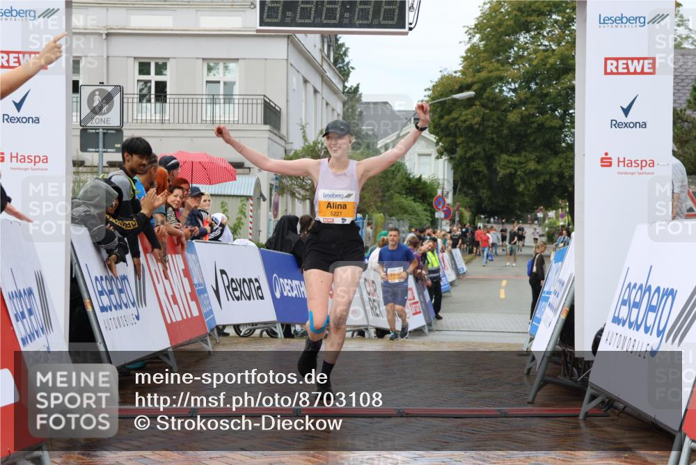 31.08.2025 - 21. Blankeneser Heldenlauf Strokosch-Dieckow http://msf.ph/oto/8703108 31.08.2025 13:12:17 Ziel 5221 meine-sportfotos.de
