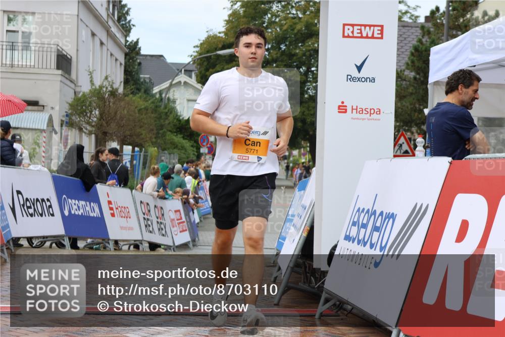 31.08.2025 - 21. Blankeneser Heldenlauf Strokosch-Dieckow http://msf.ph/oto/8703110 31.08.2025 13:11:58 Ziel 5516, 5771 meine-sportfotos.de