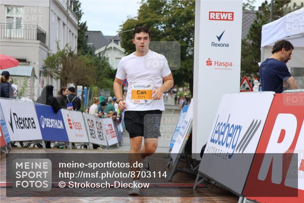 31.08.2025 - 21. Blankeneser Heldenlauf Strokosch-Dieckow http://msf.ph/oto/8703114 31.08.2025 13:11:58 Ziel 5516, 5771 meine-sportfotos.de