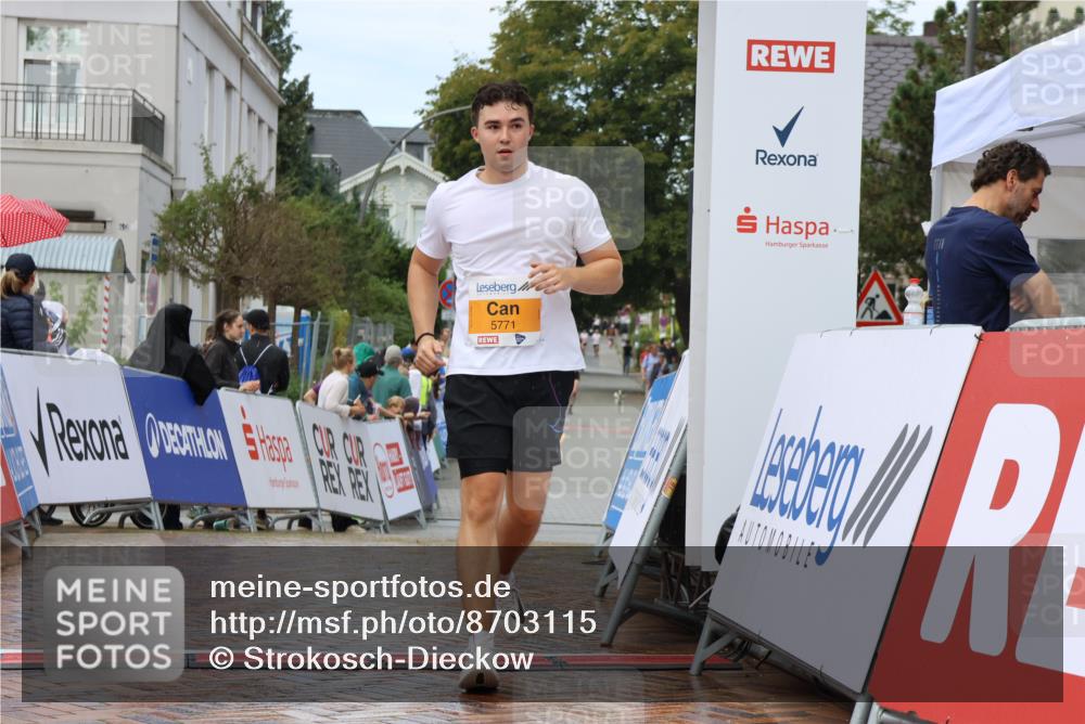 31.08.2025 - 21. Blankeneser Heldenlauf Strokosch-Dieckow http://msf.ph/oto/8703115 31.08.2025 13:11:58 Ziel 5516, 5771 meine-sportfotos.de