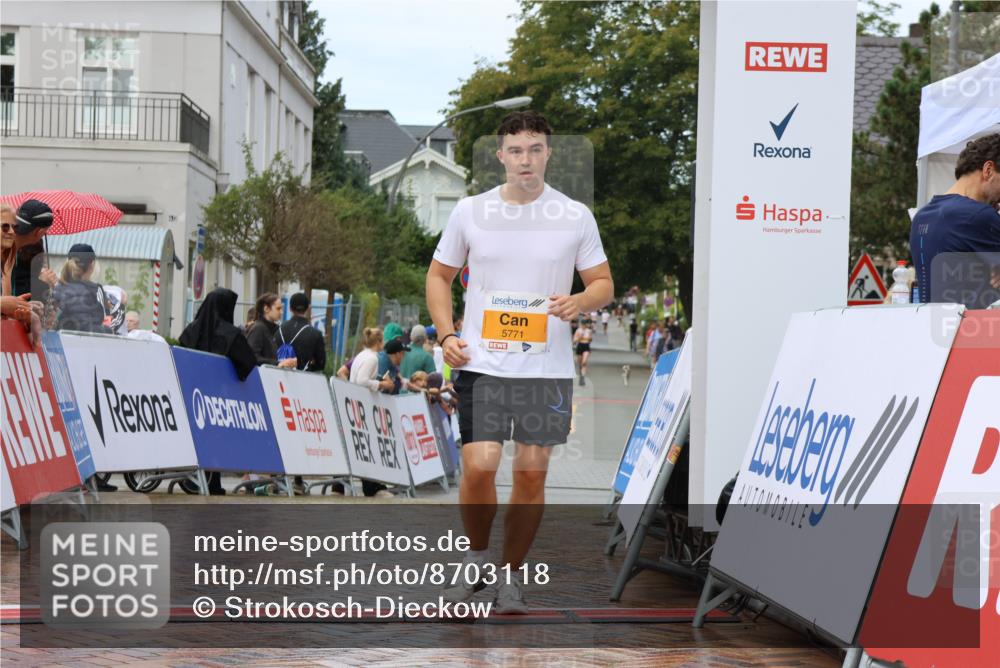 31.08.2025 - 21. Blankeneser Heldenlauf Strokosch-Dieckow http://msf.ph/oto/8703118 31.08.2025 13:11:58 Ziel 5516, 5771 meine-sportfotos.de