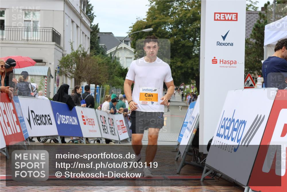 31.08.2025 - 21. Blankeneser Heldenlauf Strokosch-Dieckow http://msf.ph/oto/8703119 31.08.2025 13:11:58 Ziel 5516, 5771 meine-sportfotos.de