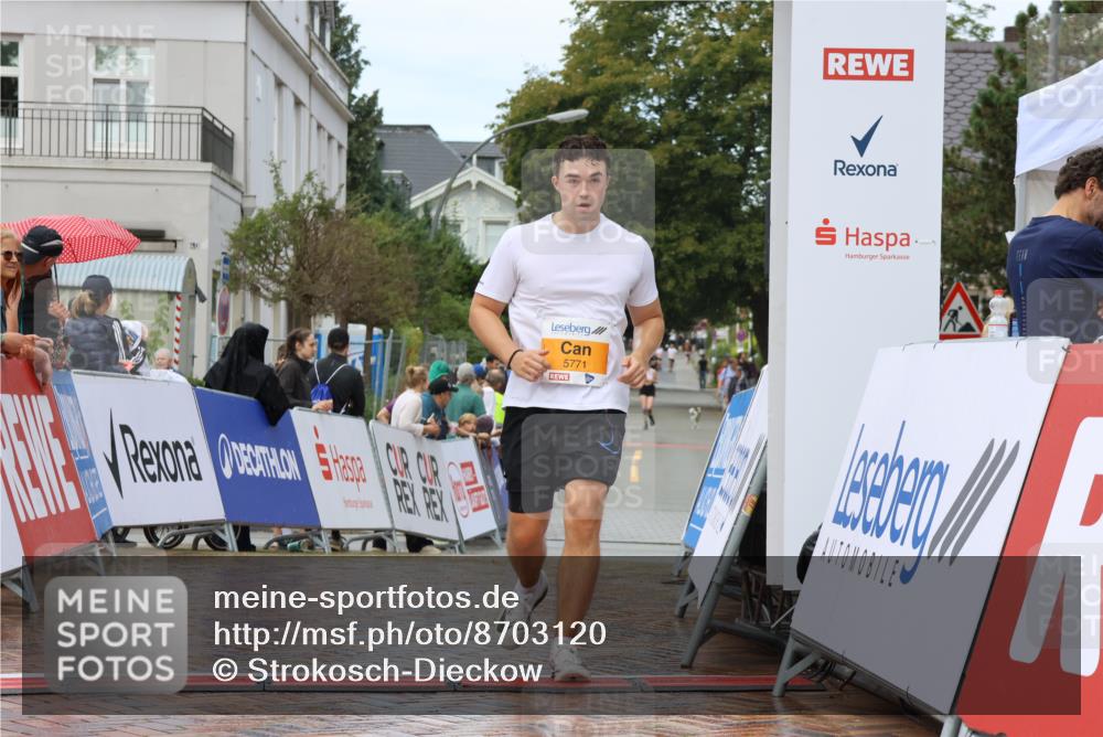 31.08.2025 - 21. Blankeneser Heldenlauf Strokosch-Dieckow http://msf.ph/oto/8703120 31.08.2025 13:11:58 Ziel 5516, 5771 meine-sportfotos.de