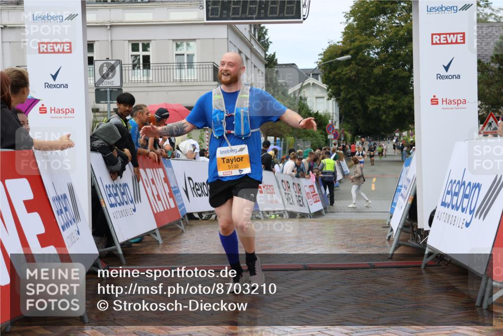 31.08.2025 - 21. Blankeneser Heldenlauf Strokosch-Dieckow http://msf.ph/oto/8703210 31.08.2025 13:10:50 Ziel 5306, 5132 meine-sportfotos.de