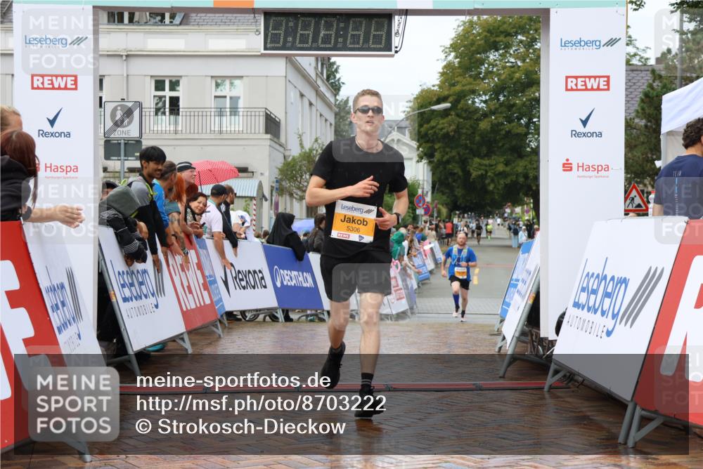 31.08.2025 - 21. Blankeneser Heldenlauf Strokosch-Dieckow http://msf.ph/oto/8703222 31.08.2025 13:10:44 Ziel 5306 meine-sportfotos.de