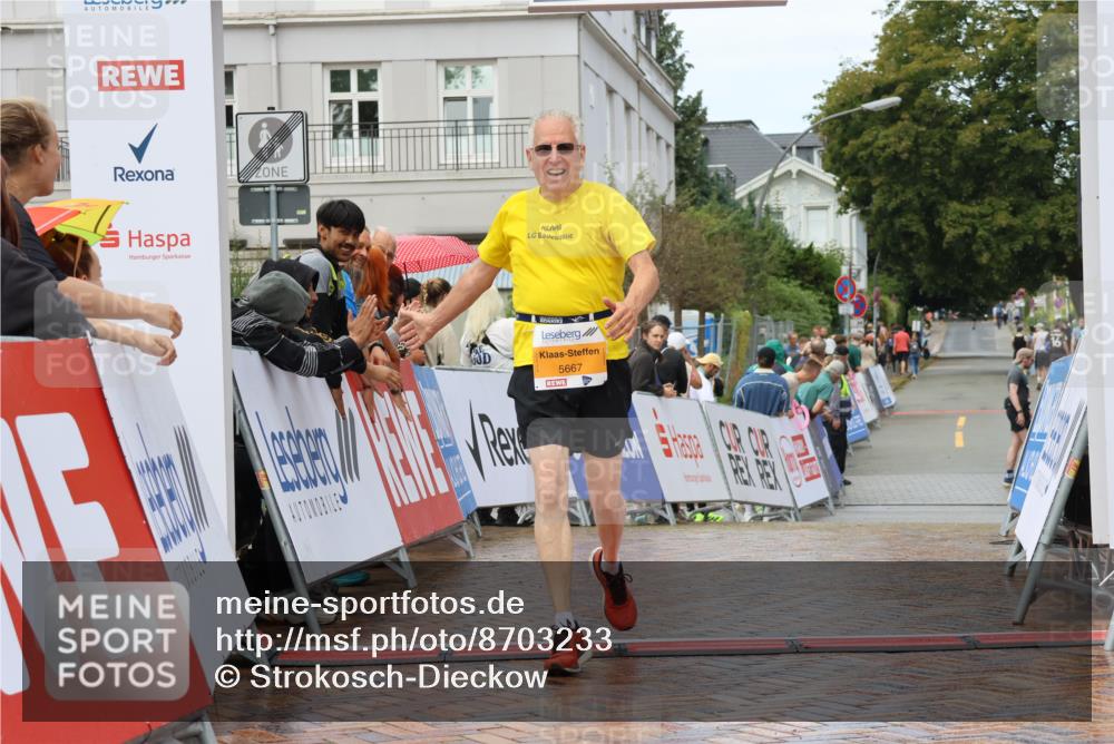 31.08.2025 - 21. Blankeneser Heldenlauf Strokosch-Dieckow http://msf.ph/oto/8703233 31.08.2025 13:09:31 Ziel 5667 meine-sportfotos.de