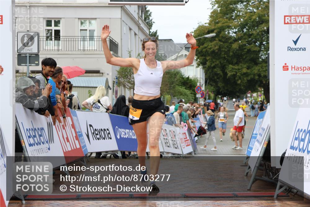 31.08.2025 - 21. Blankeneser Heldenlauf Strokosch-Dieckow http://msf.ph/oto/8703277 31.08.2025 13:09:05 Ziel 5031, 5129 meine-sportfotos.de