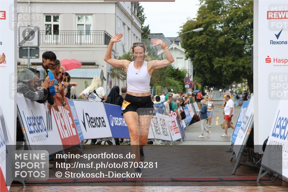 31.08.2025 - 21. Blankeneser Heldenlauf Strokosch-Dieckow http://msf.ph/oto/8703281 31.08.2025 13:09:05 Ziel 5031, 5129 meine-sportfotos.de