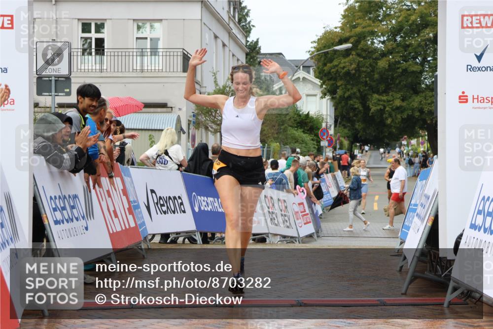 31.08.2025 - 21. Blankeneser Heldenlauf Strokosch-Dieckow http://msf.ph/oto/8703282 31.08.2025 13:09:05 Ziel 5031, 5129 meine-sportfotos.de