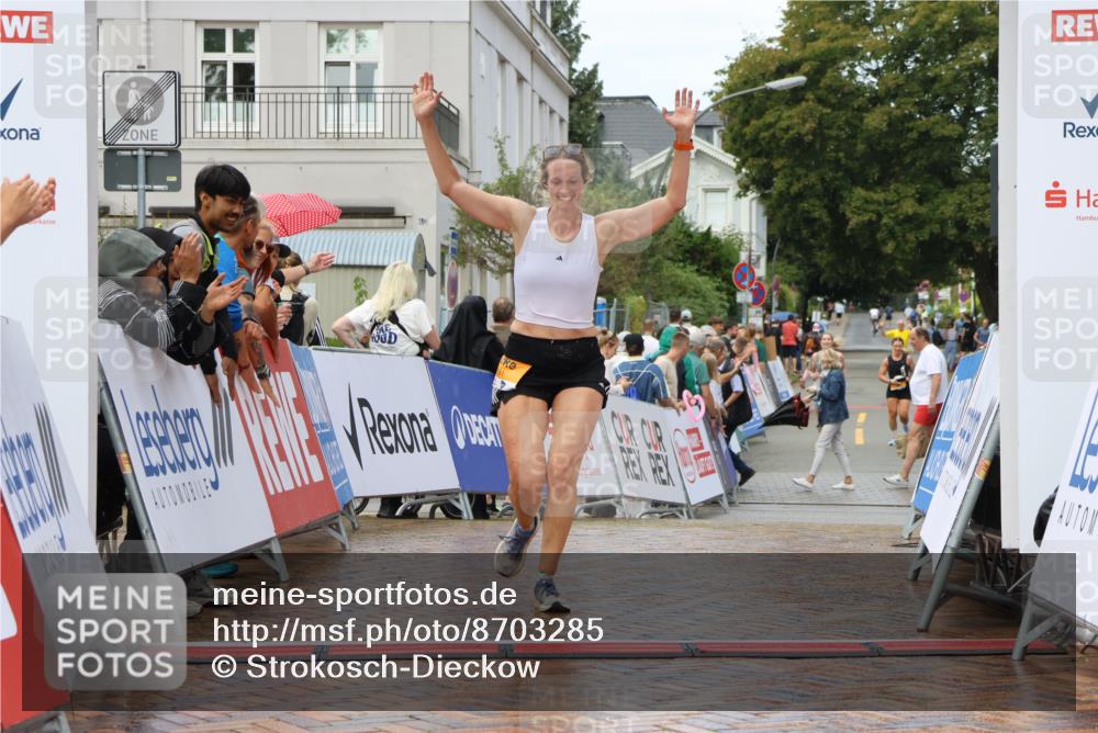 31.08.2025 - 21. Blankeneser Heldenlauf Strokosch-Dieckow http://msf.ph/oto/8703285 31.08.2025 13:09:05 Ziel 5031, 5129 meine-sportfotos.de