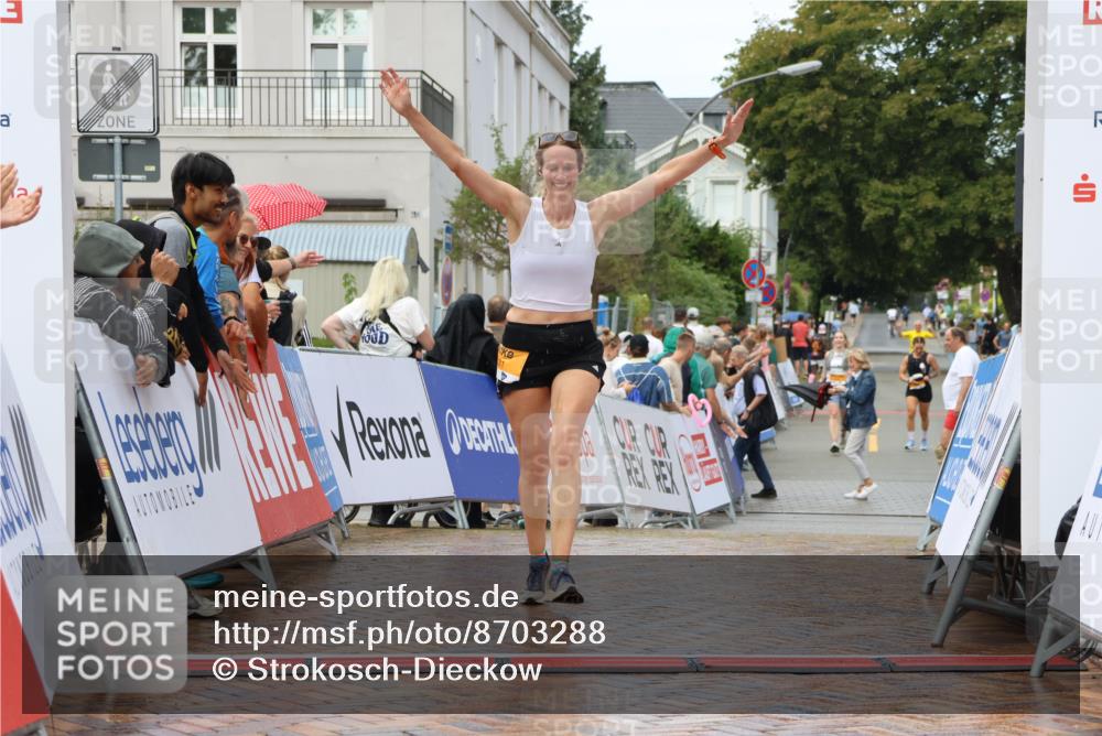 31.08.2025 - 21. Blankeneser Heldenlauf Strokosch-Dieckow http://msf.ph/oto/8703288 31.08.2025 13:09:05 Ziel 5031, 5129 meine-sportfotos.de