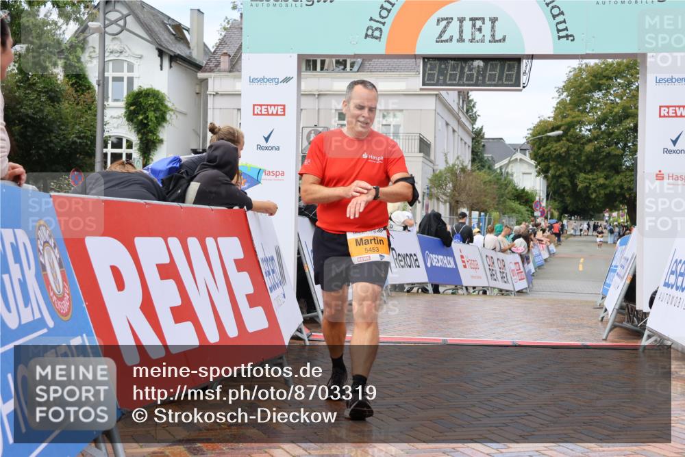 31.08.2025 - 21. Blankeneser Heldenlauf Strokosch-Dieckow http://msf.ph/oto/8703319 31.08.2025 13:07:20 Ziel 5809, 5453 meine-sportfotos.de