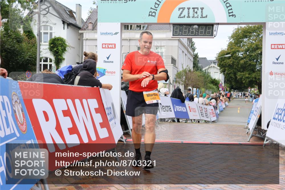 31.08.2025 - 21. Blankeneser Heldenlauf Strokosch-Dieckow http://msf.ph/oto/8703321 31.08.2025 13:07:20 Ziel 5809, 5453 meine-sportfotos.de
