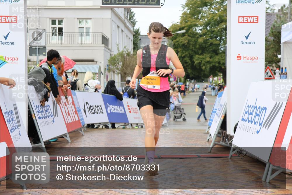 31.08.2025 - 21. Blankeneser Heldenlauf Strokosch-Dieckow http://msf.ph/oto/8703331 31.08.2025 13:07:15 Ziel 5809, 5453 meine-sportfotos.de