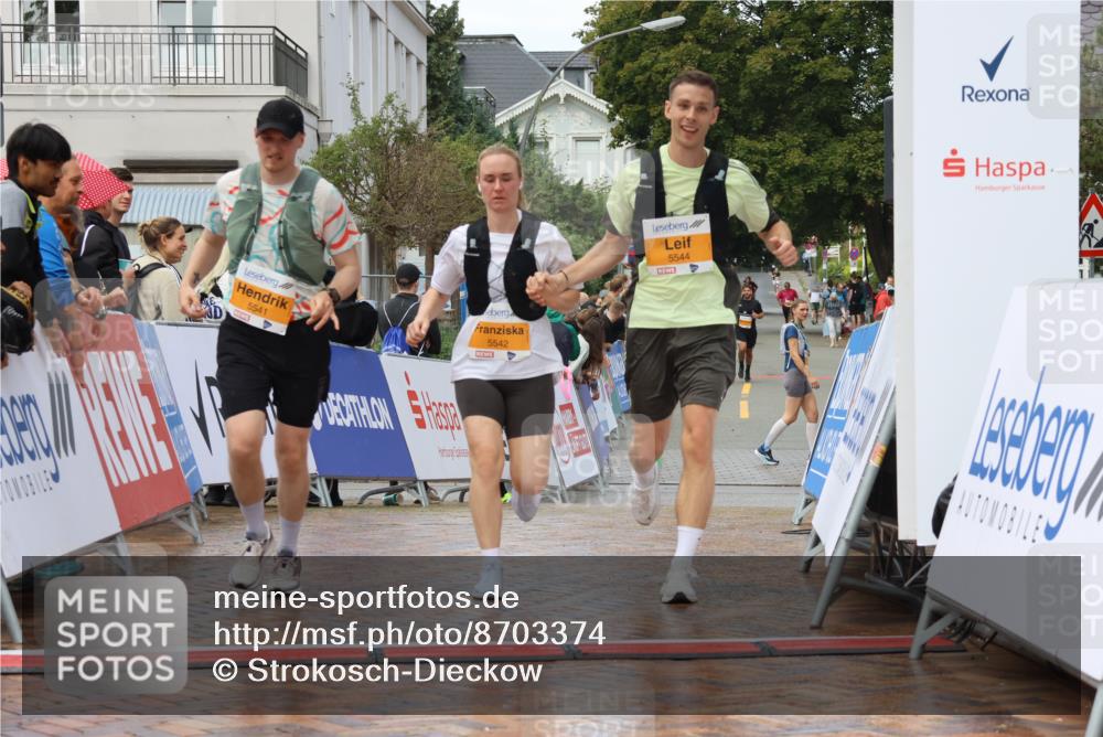 31.08.2025 - 21. Blankeneser Heldenlauf Strokosch-Dieckow http://msf.ph/oto/8703374 31.08.2025 13:06:34 Ziel 5098, 5542, 5541, 5544 meine-sportfotos.de