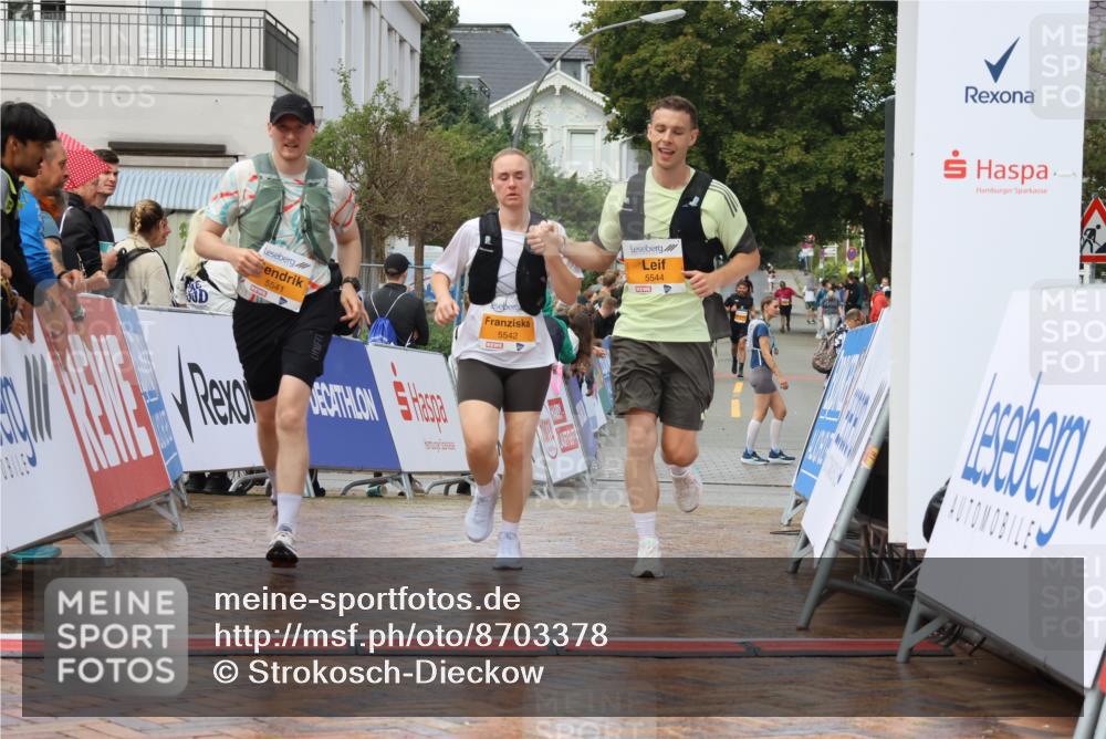 31.08.2025 - 21. Blankeneser Heldenlauf Strokosch-Dieckow http://msf.ph/oto/8703378 31.08.2025 13:06:34 Ziel 5098, 5542, 5541, 5544 meine-sportfotos.de