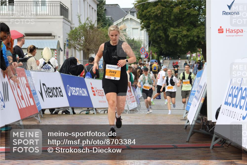 31.08.2025 - 21. Blankeneser Heldenlauf Strokosch-Dieckow http://msf.ph/oto/8703384 31.08.2025 13:06:30 Ziel 5098 meine-sportfotos.de