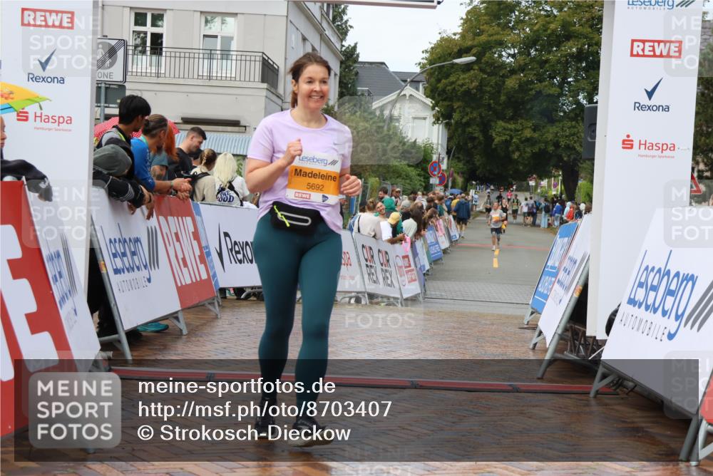 31.08.2025 - 21. Blankeneser Heldenlauf Strokosch-Dieckow http://msf.ph/oto/8703407 31.08.2025 13:06:07 Ziel 5219, 5692 meine-sportfotos.de