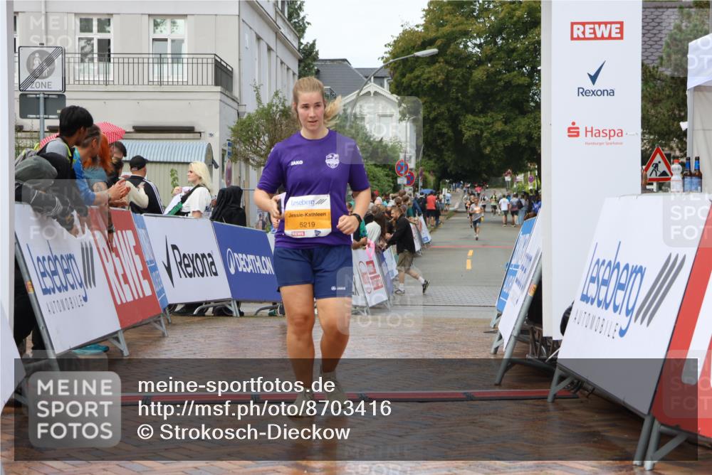 31.08.2025 - 21. Blankeneser Heldenlauf Strokosch-Dieckow http://msf.ph/oto/8703416 31.08.2025 13:06:03 Ziel 5219, 5594, 5692 meine-sportfotos.de